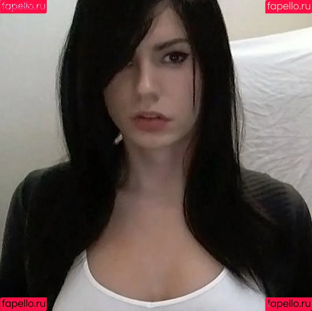 Kalindra Chan Onlyfans Photo Gallery 