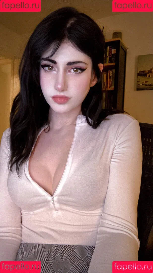 Kalindra Chan Onlyfans Photo Gallery 