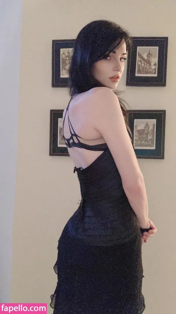 Kalindra Chan Onlyfans Photo Gallery 