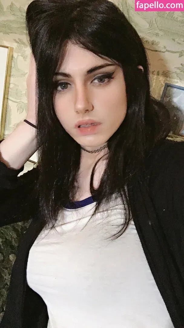 Kalindra Chan Onlyfans Photo Gallery 