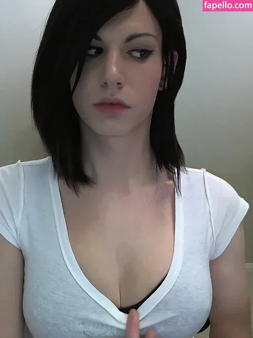 Kalindra Chan Onlyfans Photo Gallery 