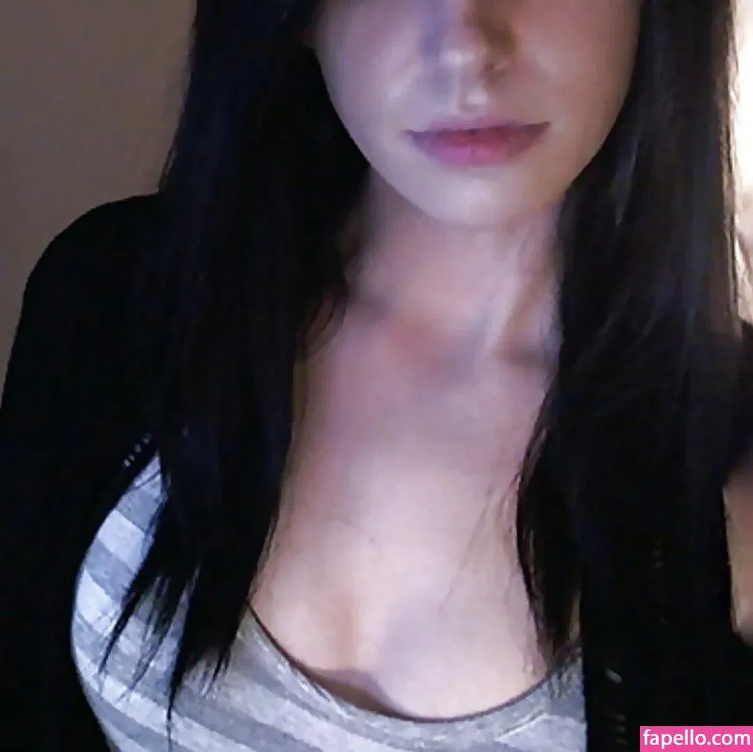 Kalindra Chan Onlyfans Photo Gallery 