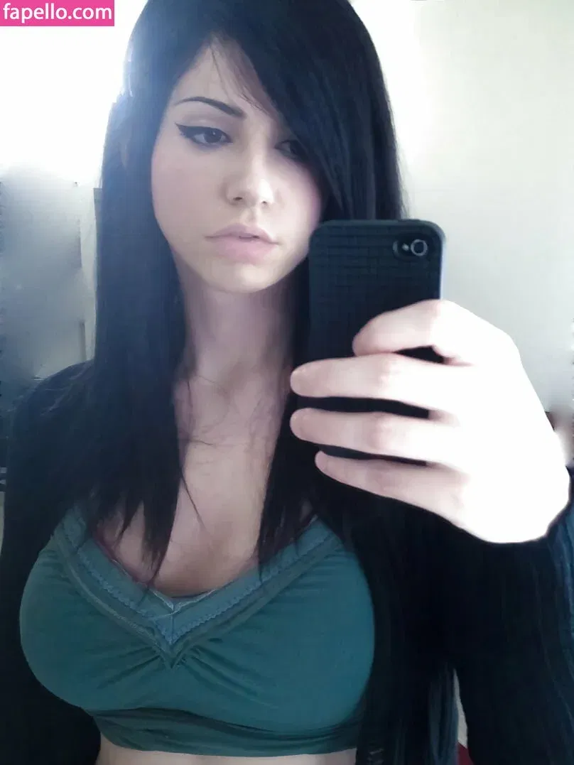 Kalindra Chan Onlyfans Photo Gallery 