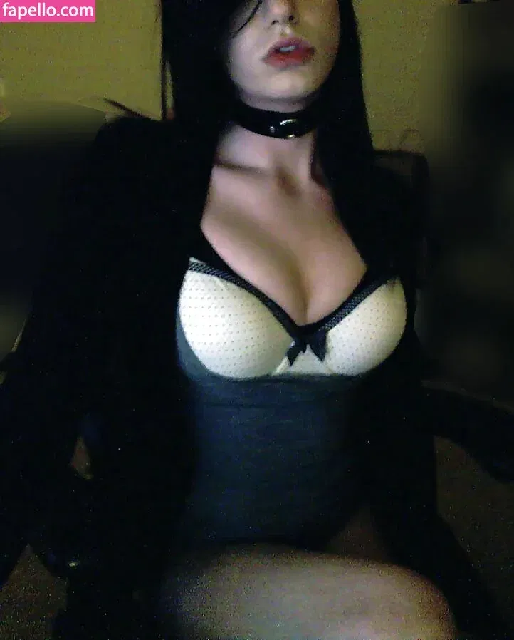 Kalindra Chan Onlyfans Photo Gallery 