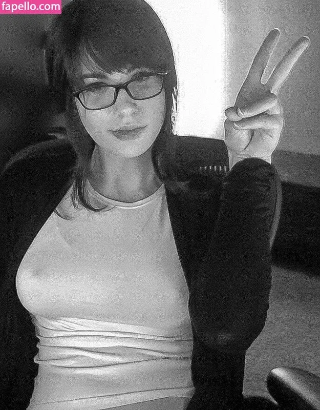 Kalindra Chan Onlyfans Photo Gallery 