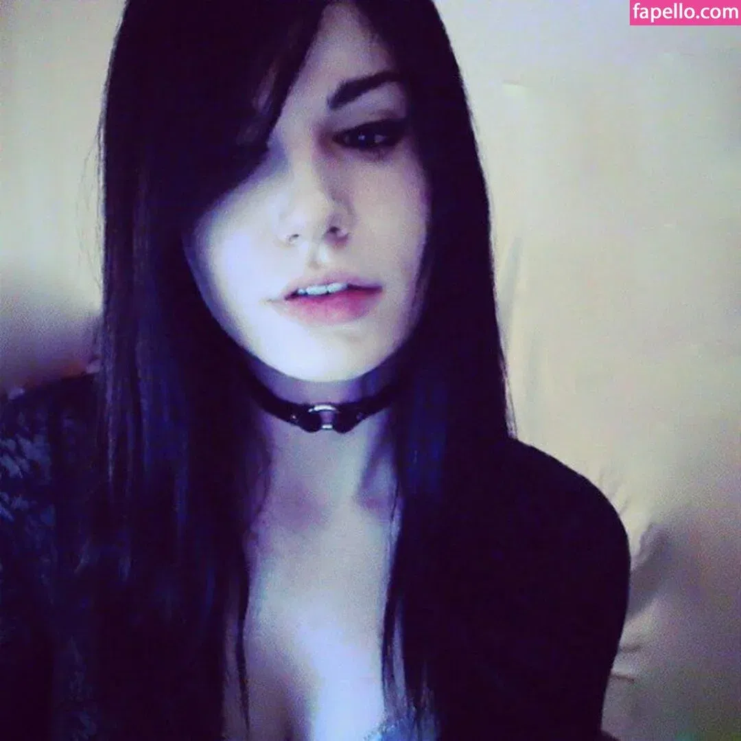 Kalindra Chan Onlyfans Photo Gallery 