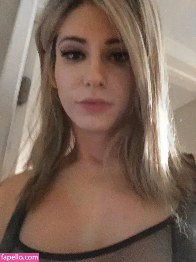 Kalindra Chan Onlyfans Photo Gallery 