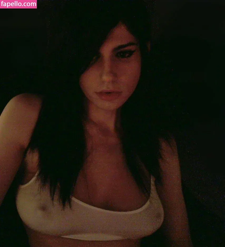 Kalindra Chan Onlyfans Photo Gallery 