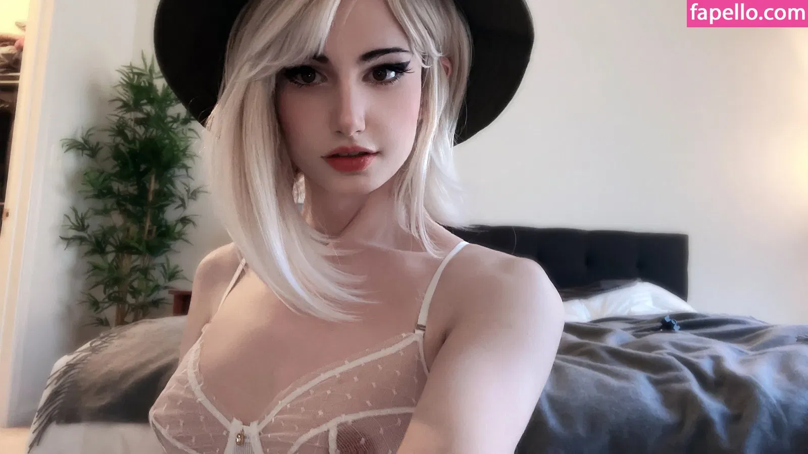 Kalindra Chan Onlyfans Photo Gallery 