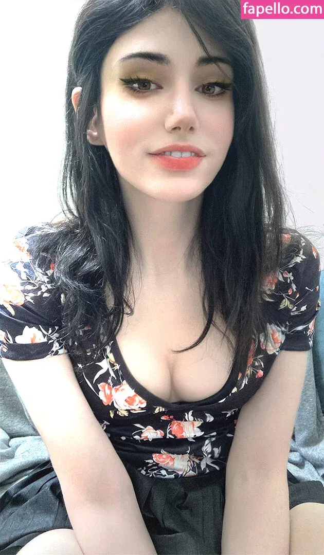 Kalindra Chan Onlyfans Photo Gallery 