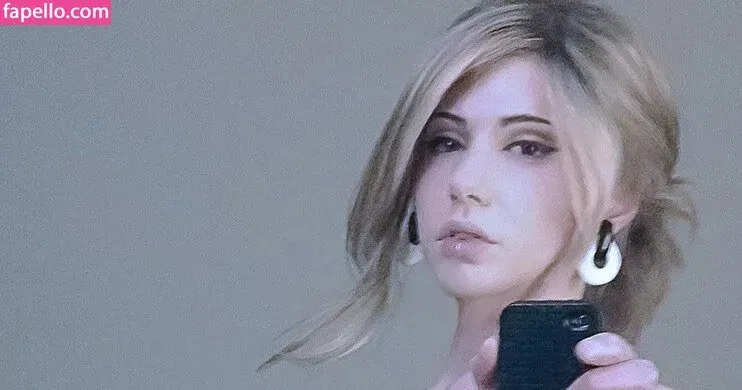 Kalindra Chan Onlyfans Photo Gallery 