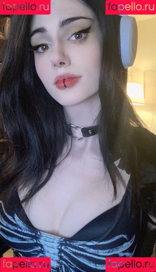 Kalindra Chan Onlyfans Photo Gallery 