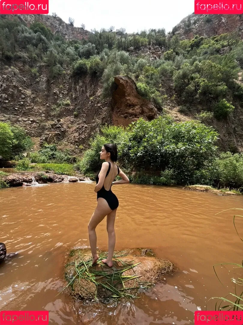 Rachel Zegler Onlyfans Photo Gallery 