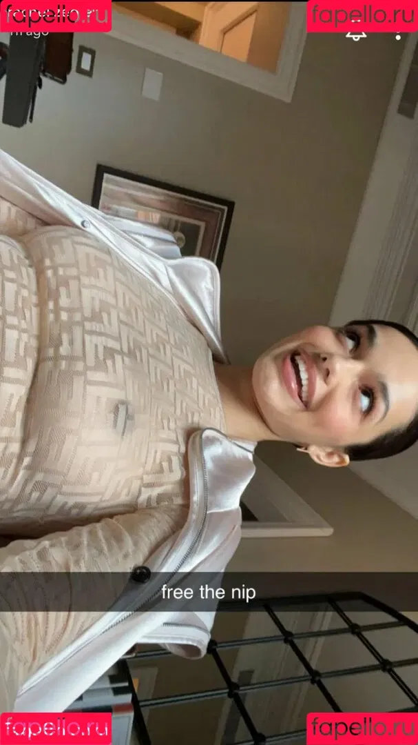Rachel Zegler Onlyfans Photo Gallery 