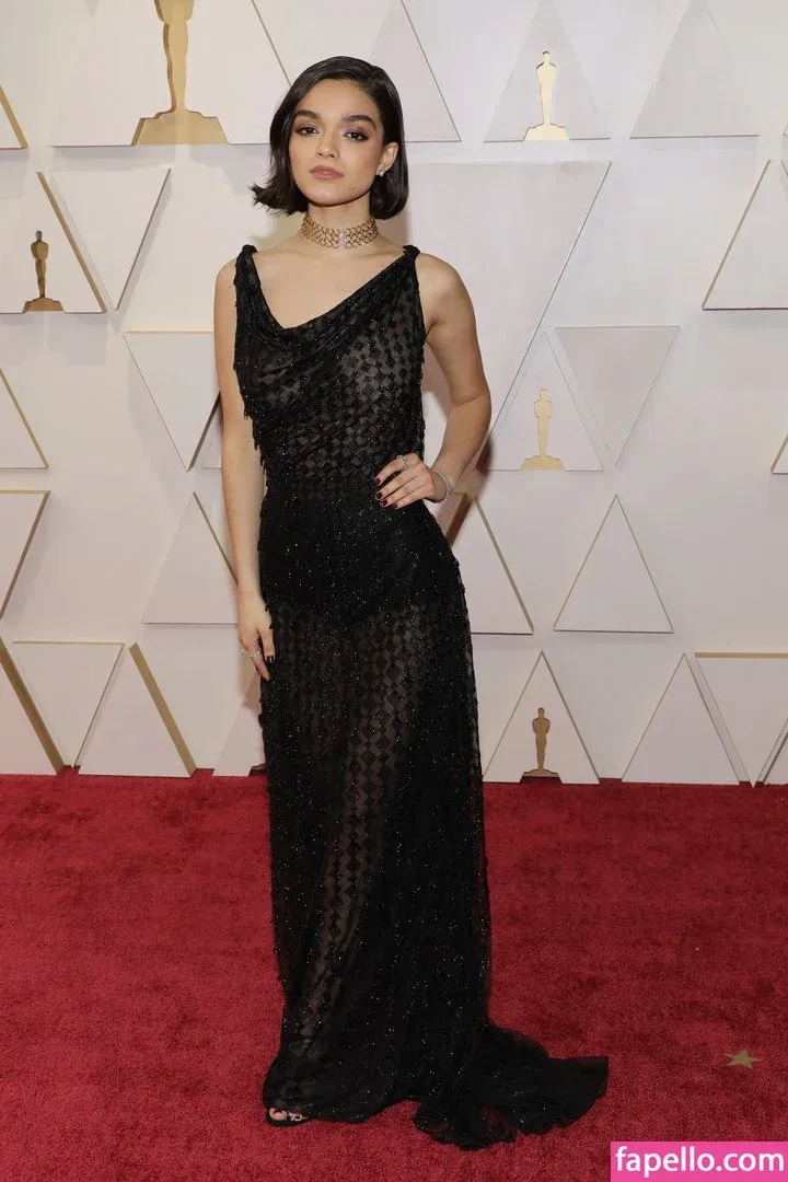 Rachel Zegler Onlyfans Photo Gallery 