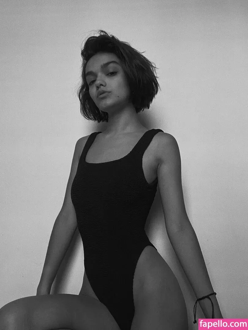 Rachel Zegler Onlyfans Photo Gallery 