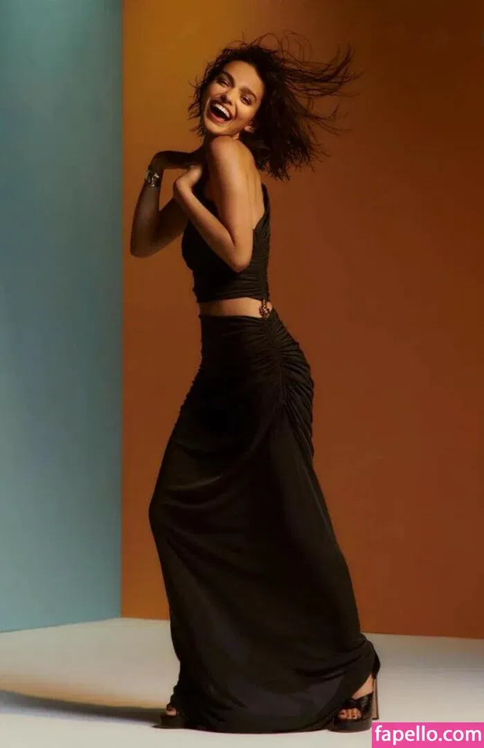 Rachel Zegler Onlyfans Photo Gallery 