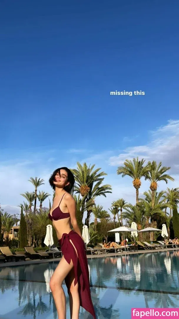 Rachel Zegler Onlyfans Photo Gallery 