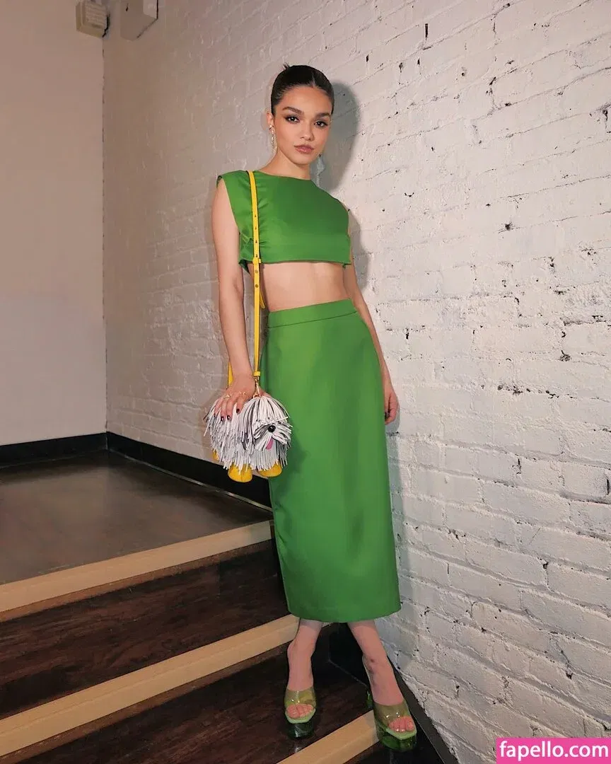 Rachel Zegler Onlyfans Photo Gallery 