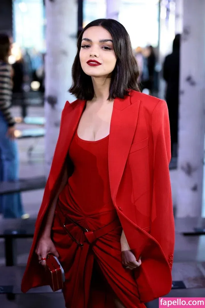 Rachel Zegler Onlyfans Photo Gallery 