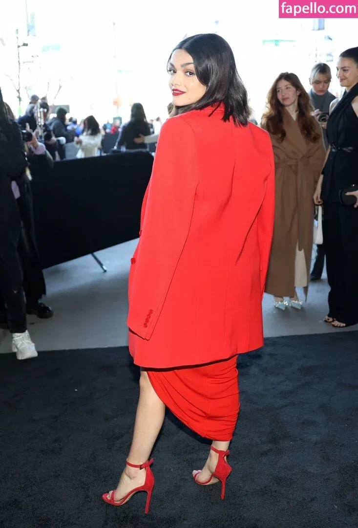 Rachel Zegler Onlyfans Photo Gallery 