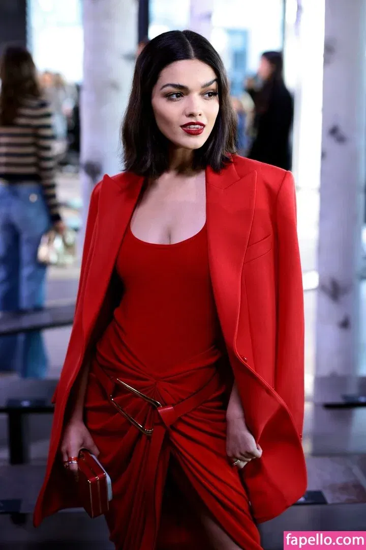 Rachel Zegler Onlyfans Photo Gallery 