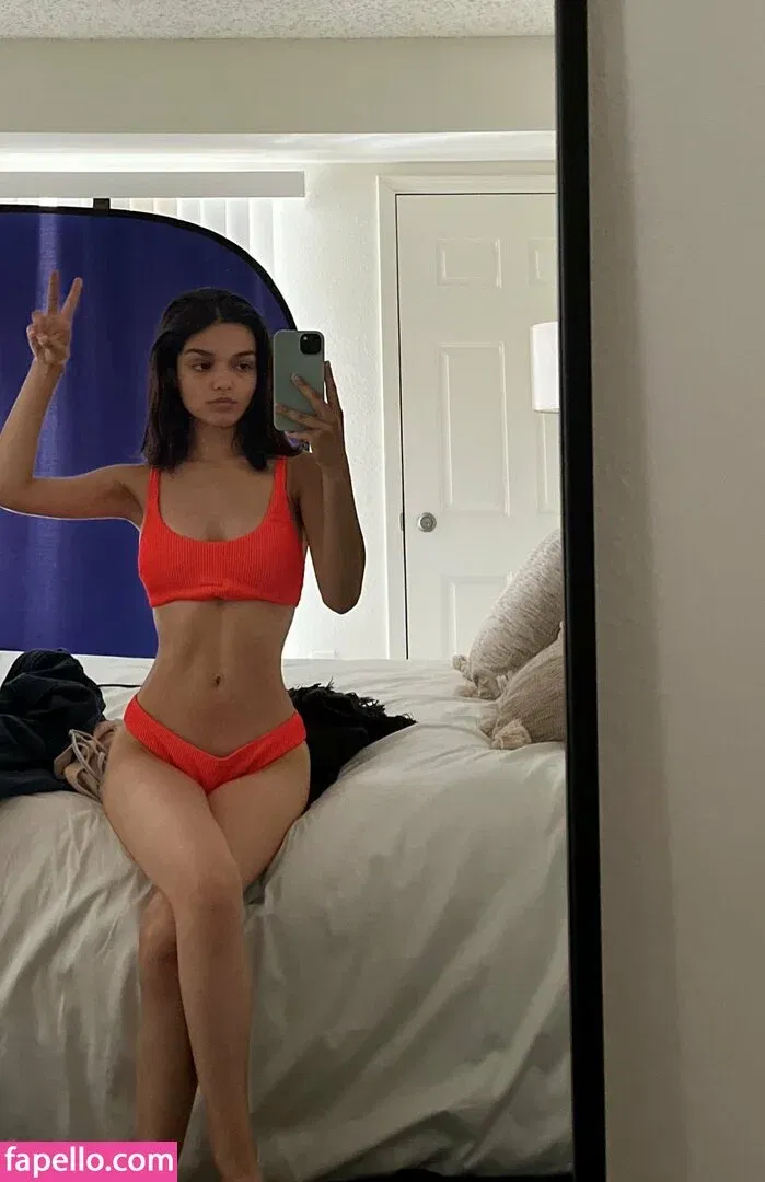 Rachel Zegler Onlyfans Photo Gallery 