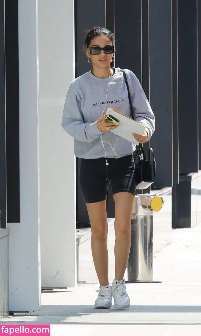 Rachel Zegler Onlyfans Photo Gallery 