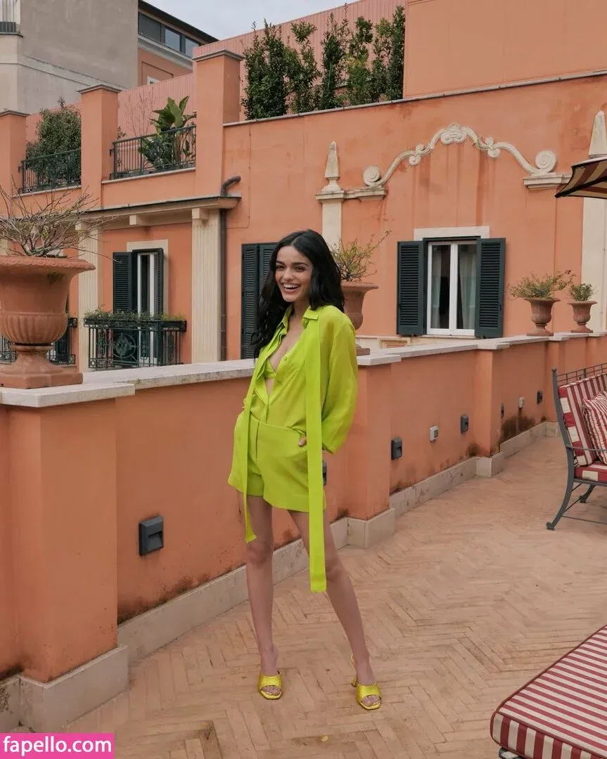 Rachel Zegler Onlyfans Photo Gallery 