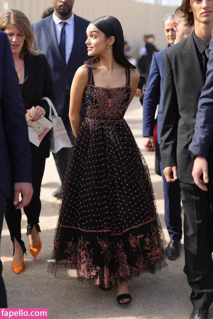 Rachel Zegler Onlyfans Photo Gallery 