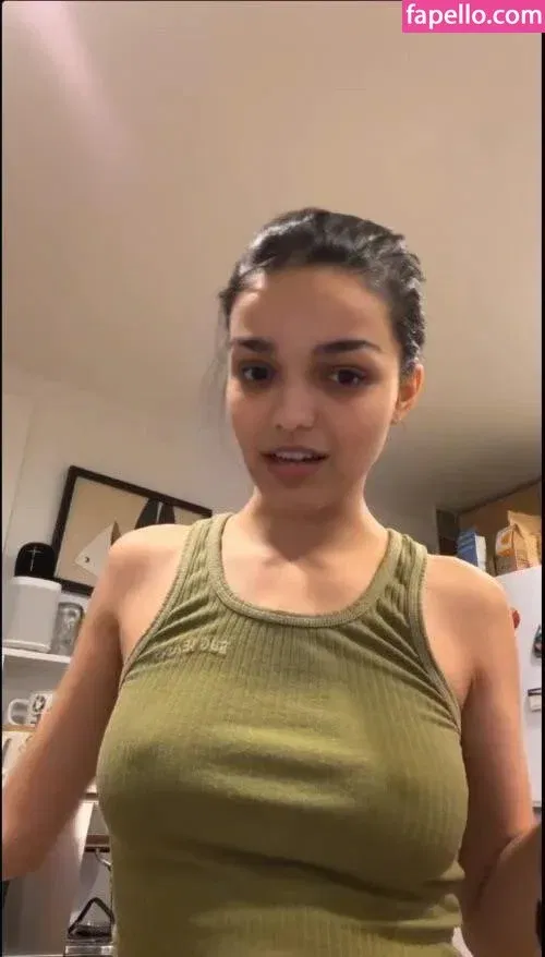 Rachel Zegler Onlyfans Photo Gallery 