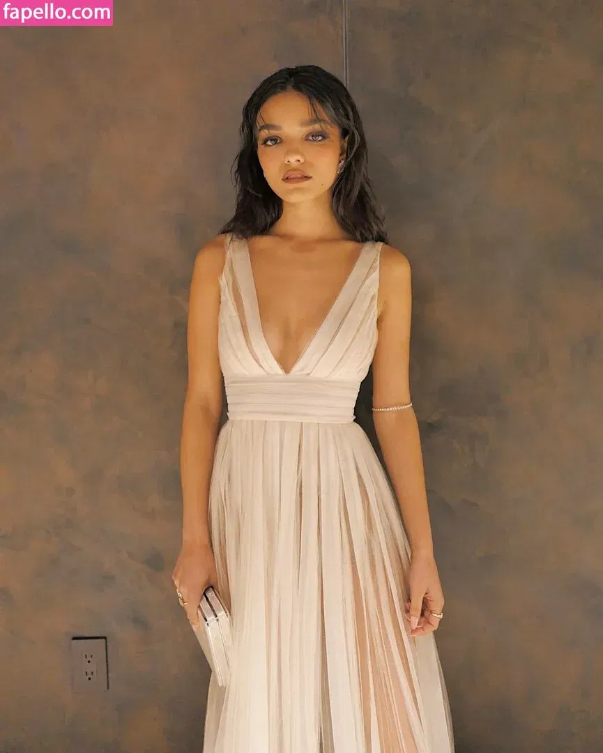 Rachel Zegler Onlyfans Photo Gallery 