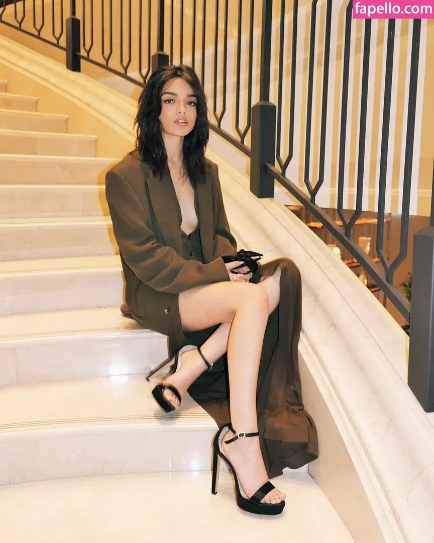 Rachel Zegler Onlyfans Photo Gallery 