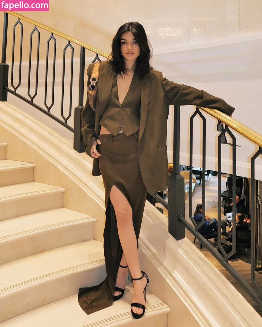 Rachel Zegler Onlyfans Photo Gallery 