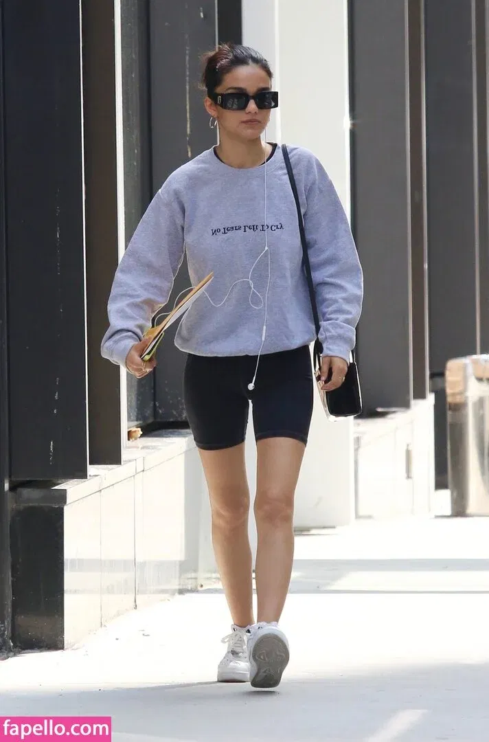 Rachel Zegler Onlyfans Photo Gallery 