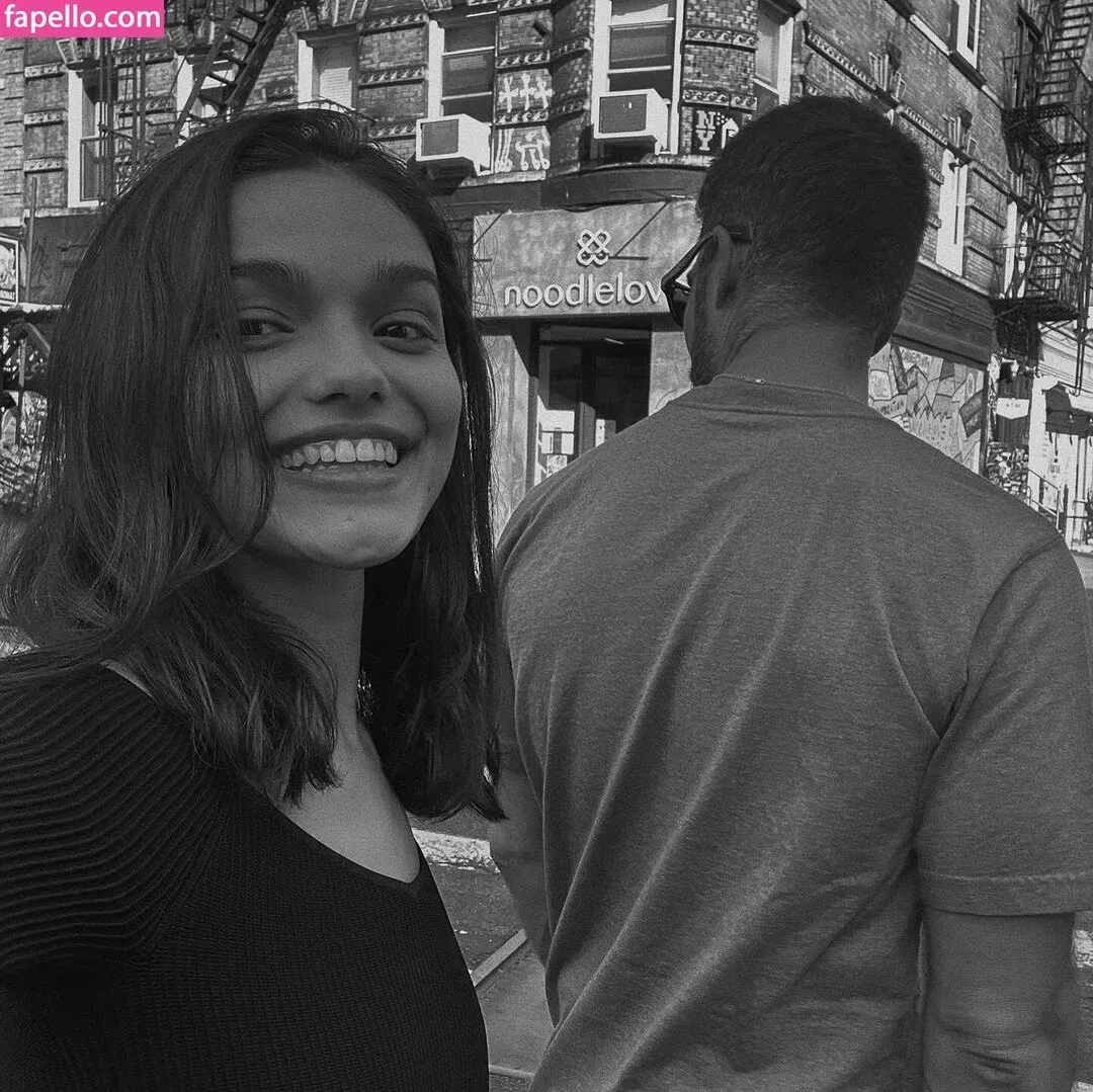 Rachel Zegler Onlyfans Photo Gallery 