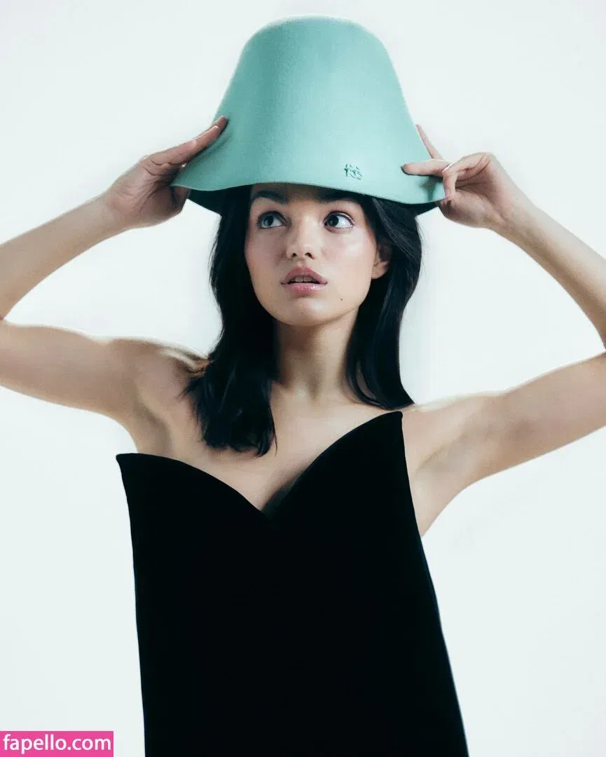 Rachel Zegler Onlyfans Photo Gallery 