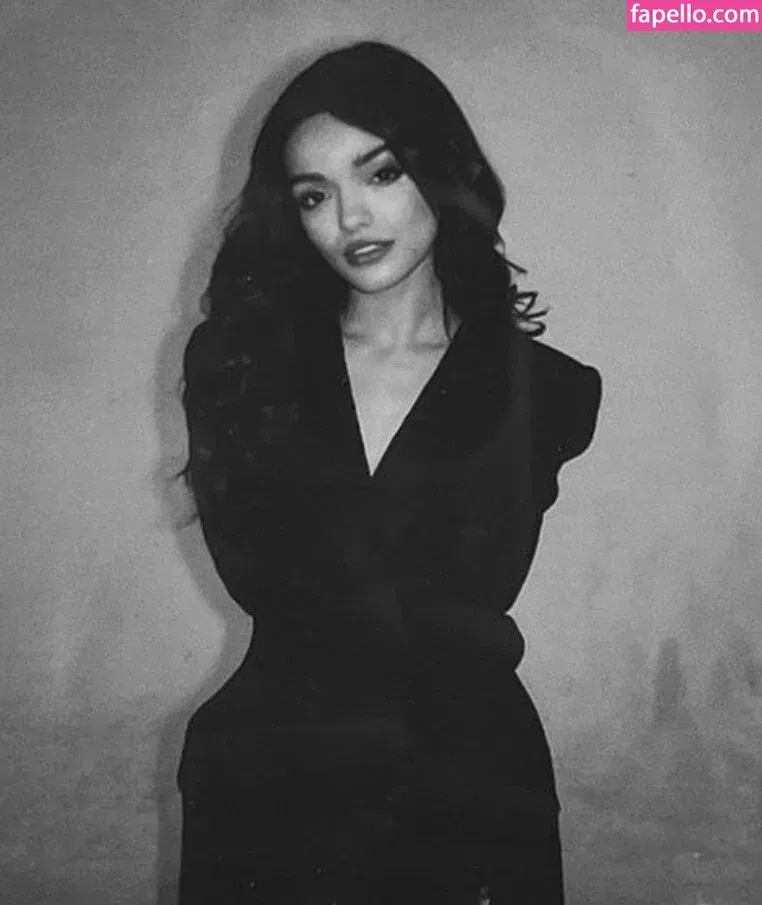 Rachel Zegler Onlyfans Photo Gallery 