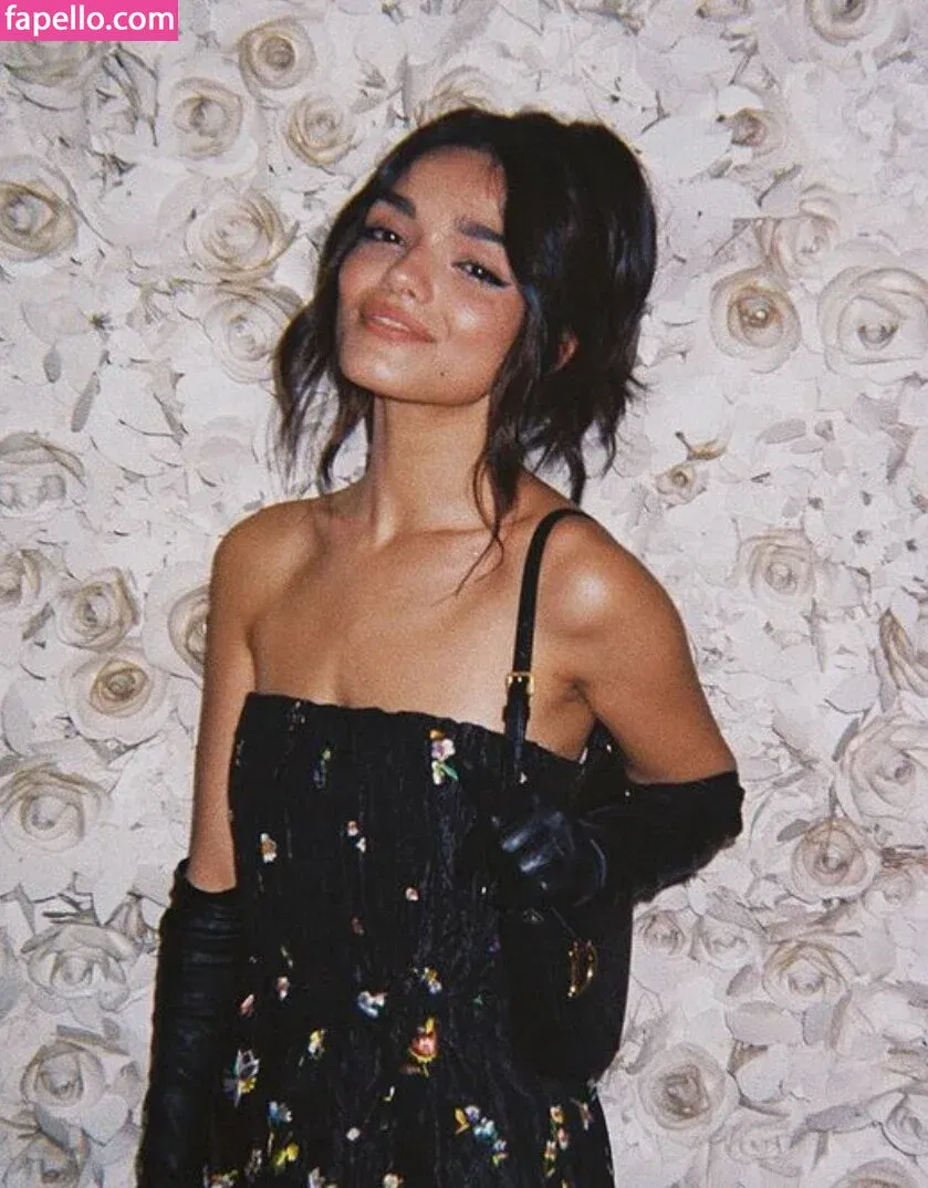 Rachel Zegler Onlyfans Photo Gallery 