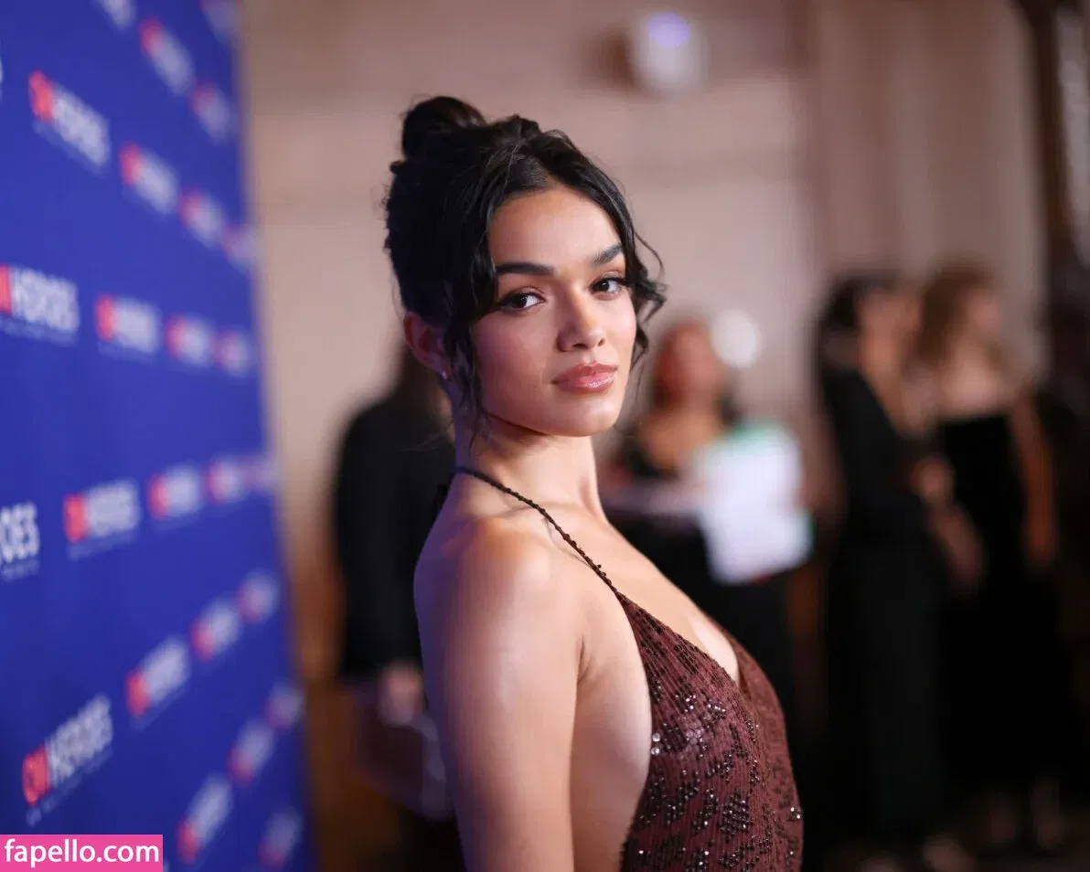 Rachel Zegler Onlyfans Photo Gallery 