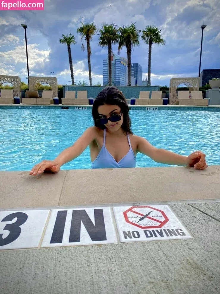 Rachel Zegler Onlyfans Photo Gallery 