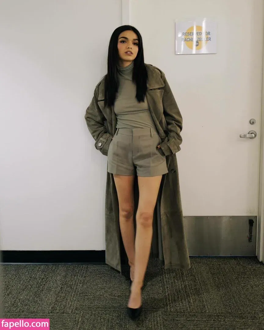 Rachel Zegler Onlyfans Photo Gallery 