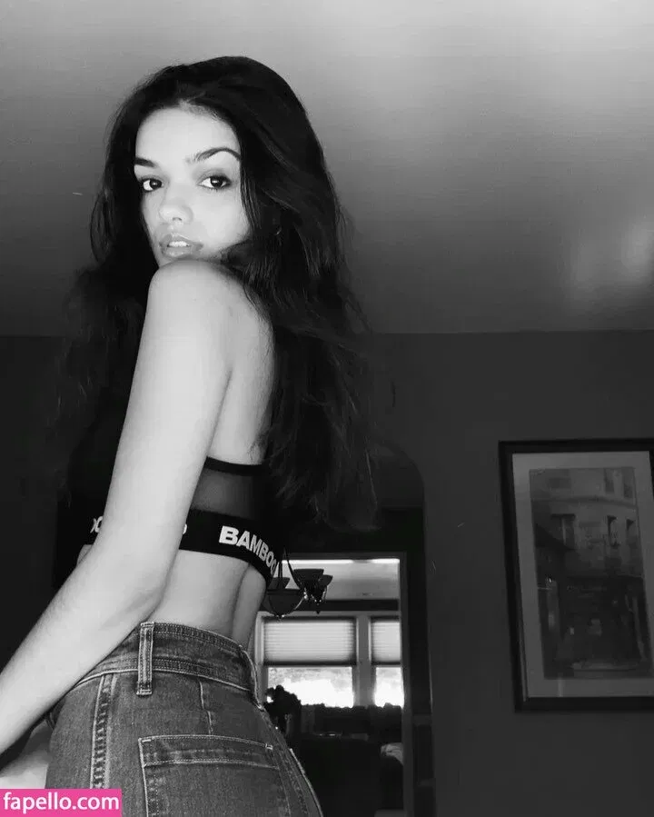 Rachel Zegler Onlyfans Photo Gallery 