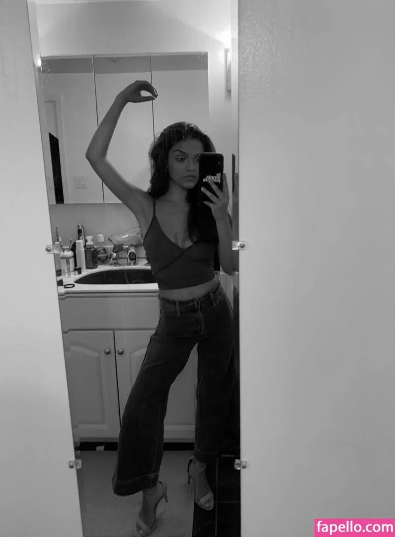 Rachel Zegler Onlyfans Photo Gallery 