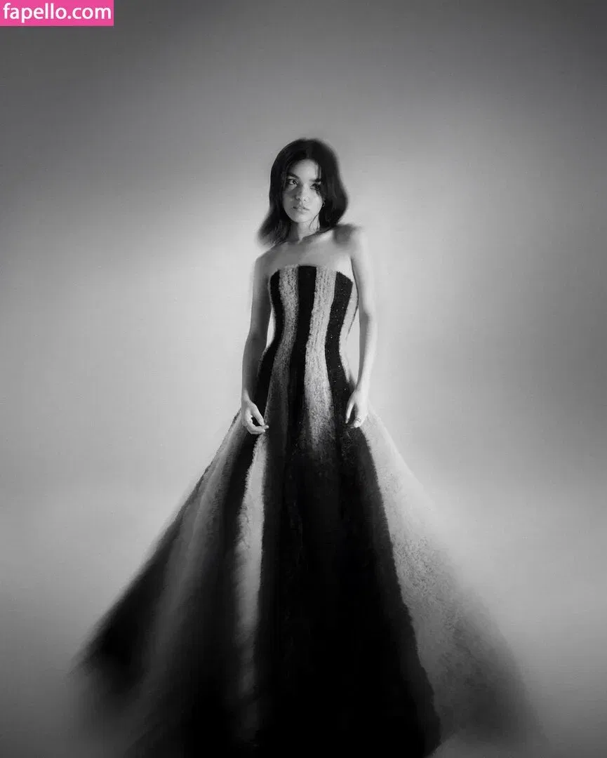 Rachel Zegler Onlyfans Photo Gallery 