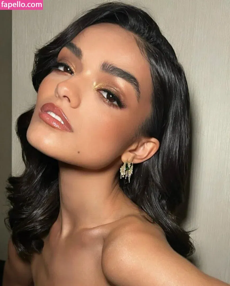 Rachel Zegler Onlyfans Photo Gallery 