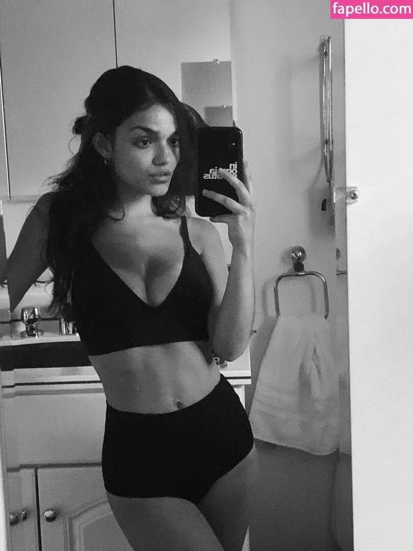 Rachel Zegler Onlyfans Photo Gallery 