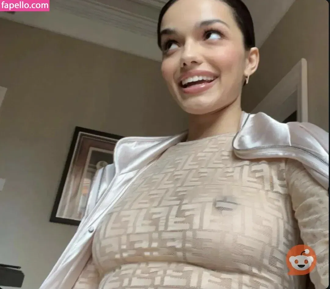 Rachel Zegler Onlyfans Photo Gallery 