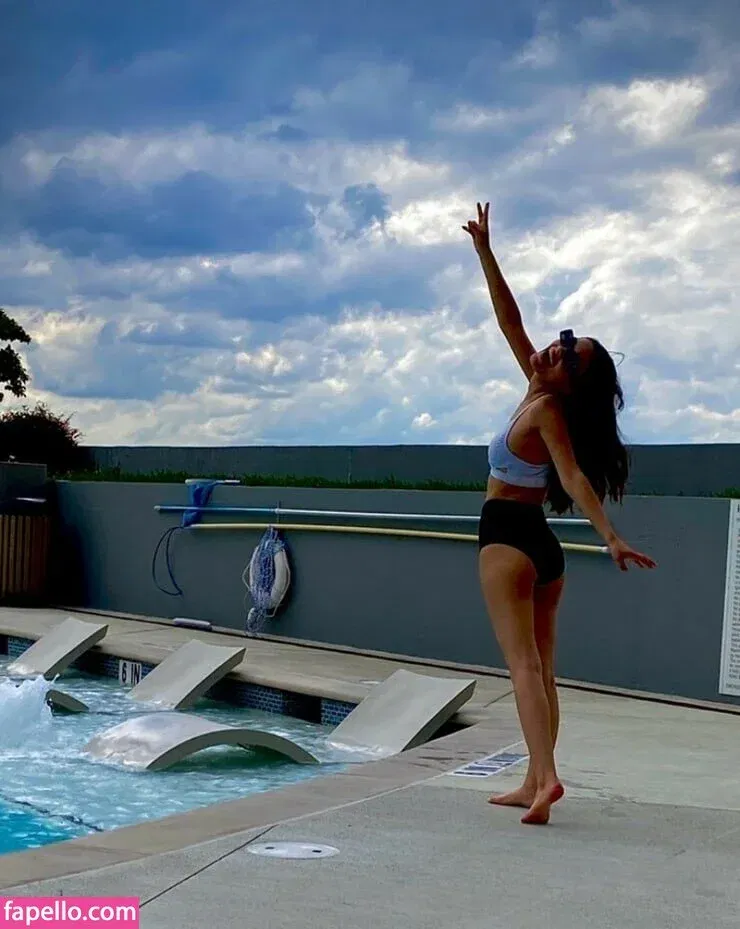 Rachel Zegler Onlyfans Photo Gallery 