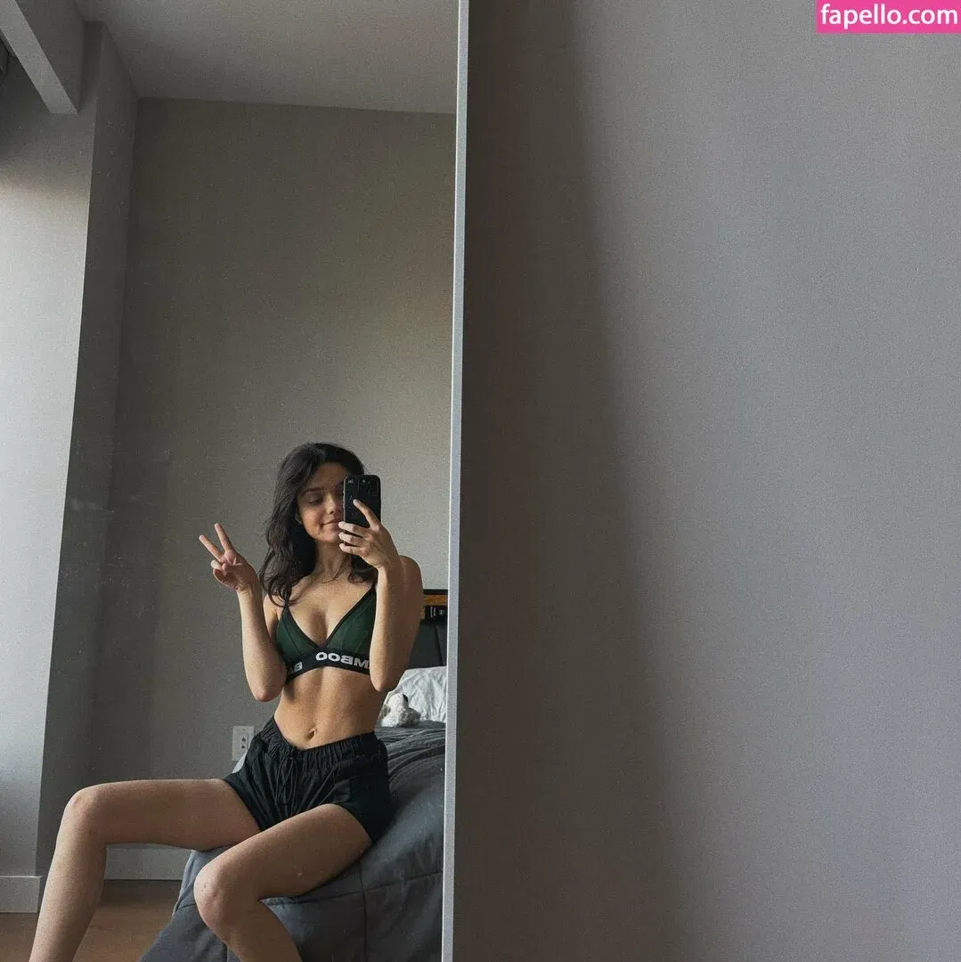 Rachel Zegler Onlyfans Photo Gallery 